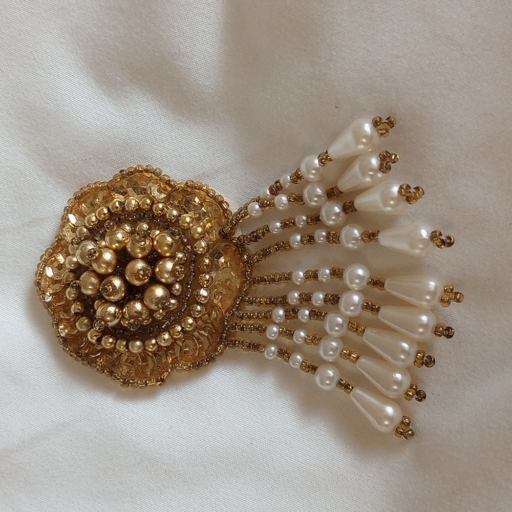 Vintage Retro Beaded Pin Brooch